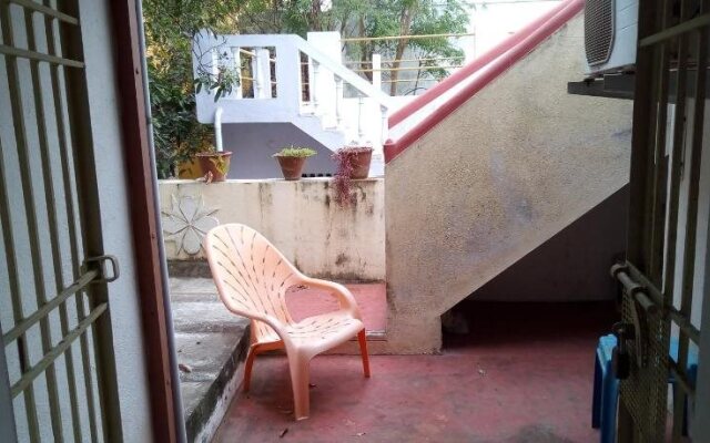 Nila Home Stay cv