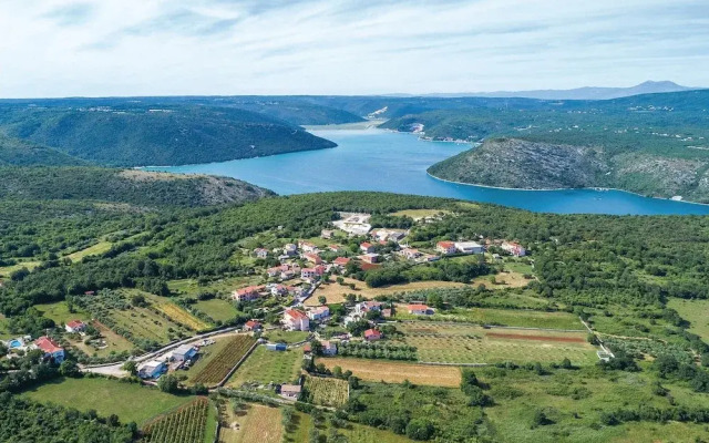 Stunning Home in Krnica With Wifi and 2 Bedrooms