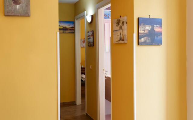 Duomo 77 in Napoli with 2 bedrooms and 2 bathrooms