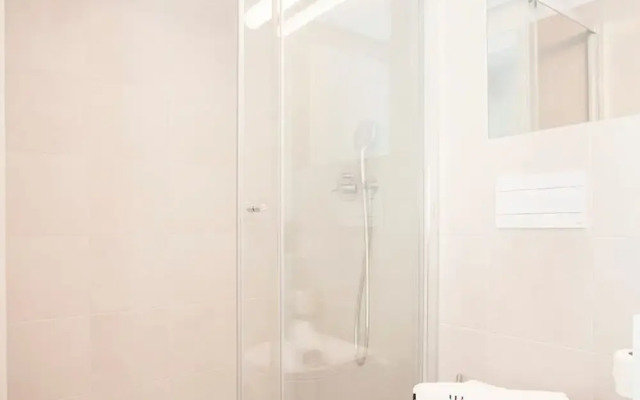 Liiiving in Porto-modern Glam Rooftop Apartment