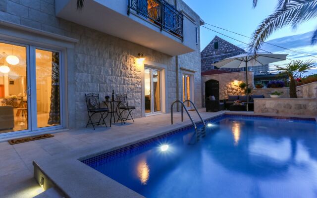Villa Capitis in the Centre - Private pool