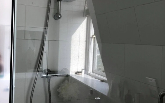 Eson2 - Stylish Apartment near Clapham
