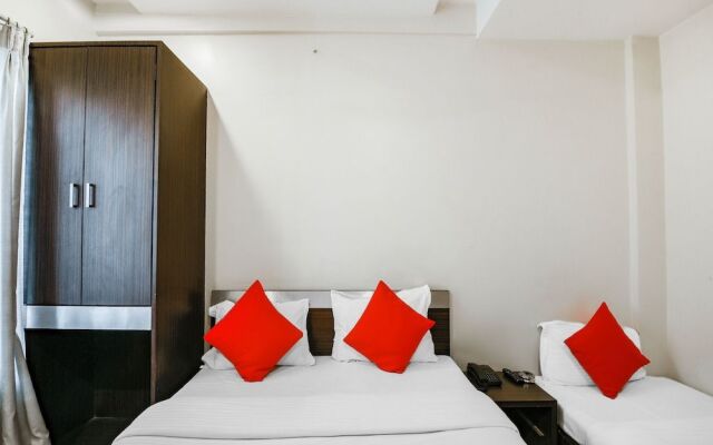 OYO 13810 Hotel The Gentleman