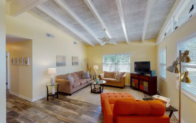 Mellow Yellow 3 Bedroom Home