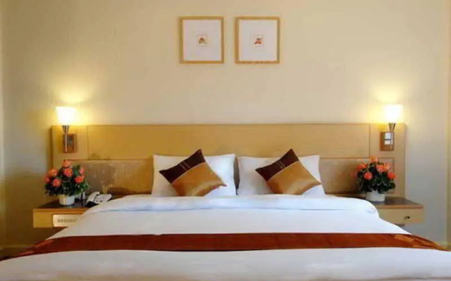 Suriwongse Tower Inn