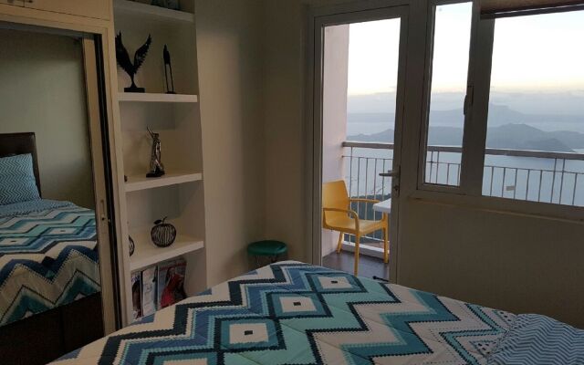 Blowing in the Wind - Lake View Apartments