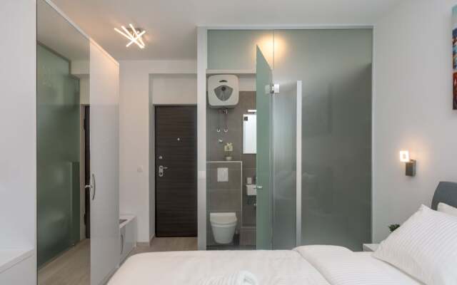 Luxury Studios & Rooms Seven