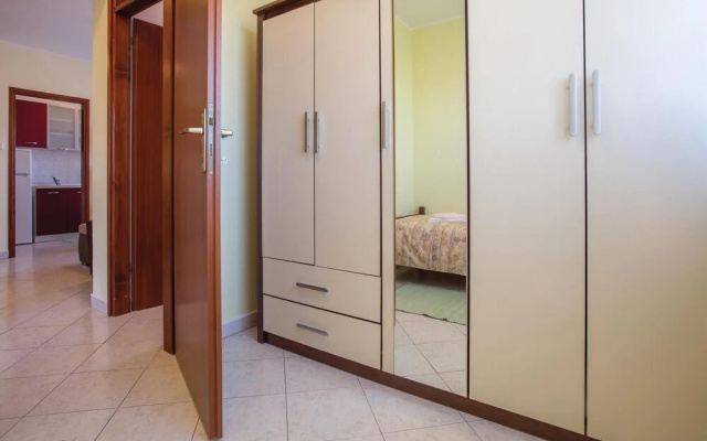 Stunning Apartment in Porec With Wifi and 2 Bedrooms - Apartment in Porec - Photo 4