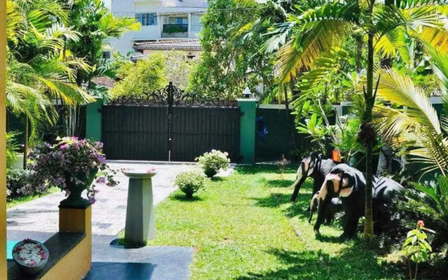Aura Beach Villa Aluthgama