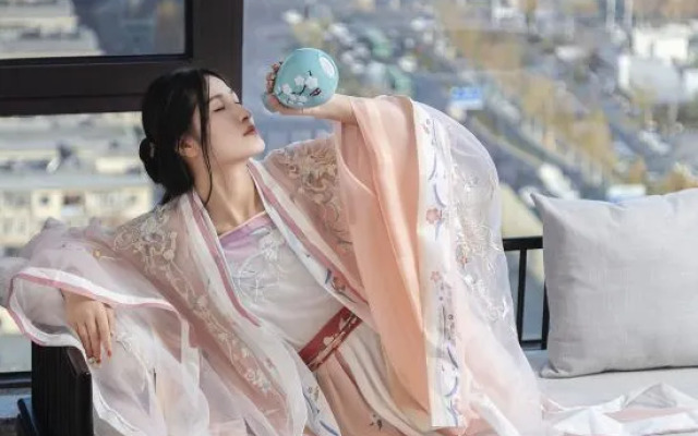 Moshang Qingju Hotel (Bohai East Road Subway Station)