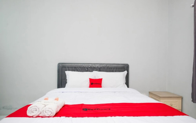RedDoorz Syariah @ Joa Homestay Godean Sleman Yogyakarta – Guest Rooms – Sleman