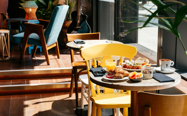 Ruby Zoe Hotel London by IHG
