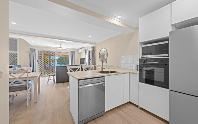 Family Friendly 2 Bed Flat With Balcony