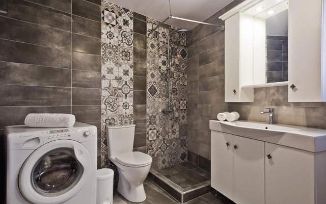 Montemar Studios & Apartments