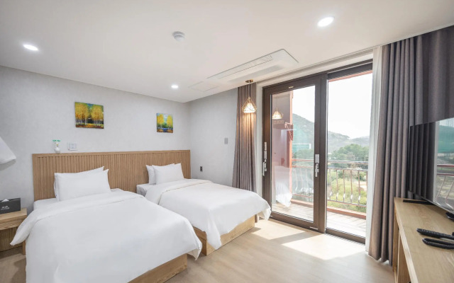 Dongbusan Oncheon Hotel