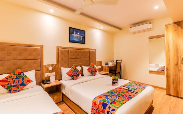 FabHotel Byaris International