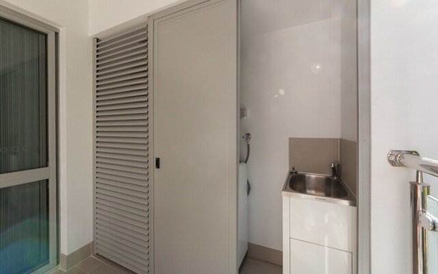 Lakeview Apartment Suite 17