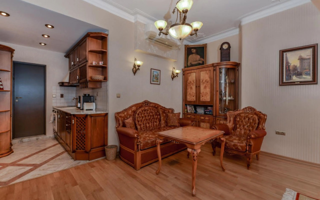 Aristocratic Sofia Studio Apartment Next to Cathedral
