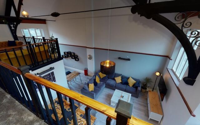 Hu1 Boutique City Apartment - Sleeps 6