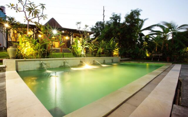 Kubu Ampo Villa