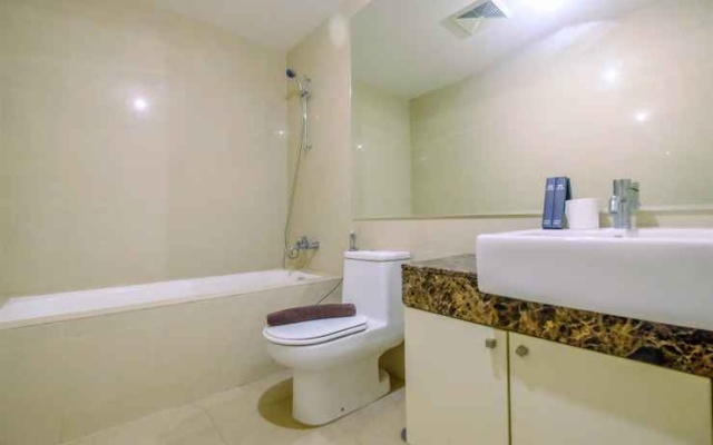 Comfy and Warm 2BR Apartment at Casa Grande Residence By Travelio – Bathroom – Jakarta