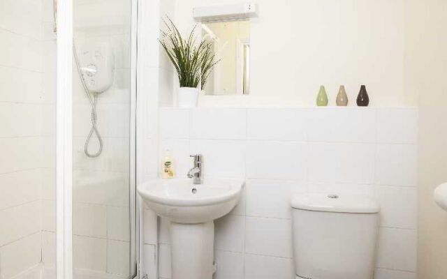Cheltenham Plaza - Bliss Apartments