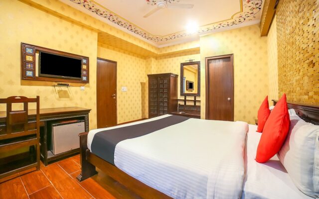 Capital O 38526 Hotel Epic