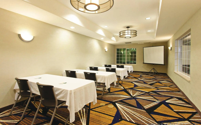 Fairfield by Marriott Inn & Suites Fresno River Park
