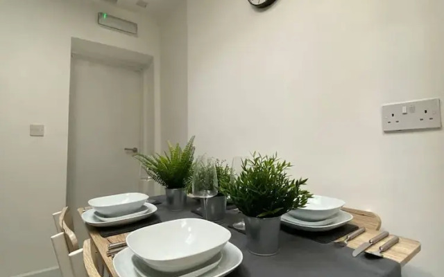 Host Stay Waterfront