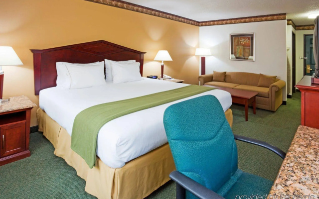 Holiday Inn Express & Suites Minneapolis – West End by IHG