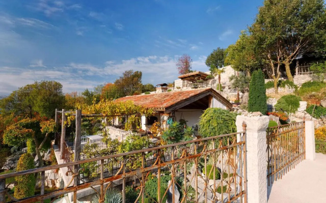 Mirabilis House