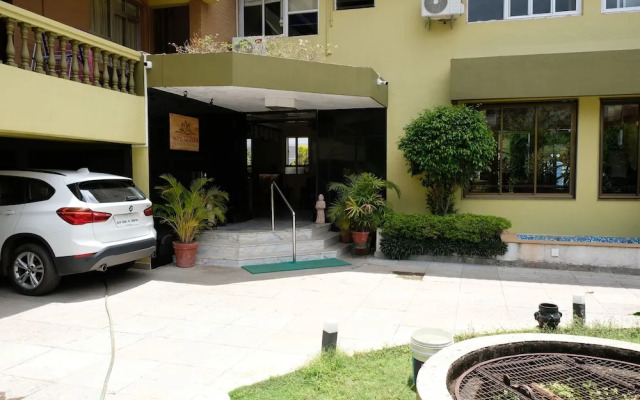 Hotel Gopika International
