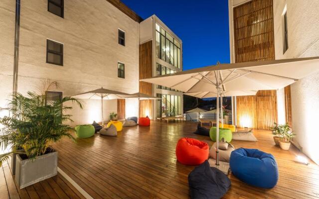 Penthouse 13 - One Bay Residence with private rooftop terrace and dip in pool