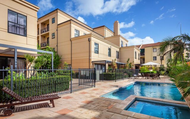 Best Western Northbridge Apartments