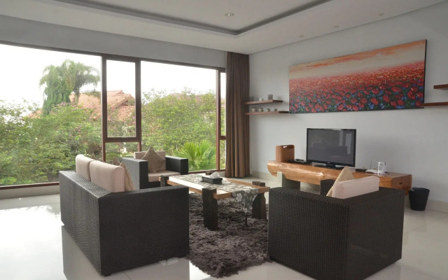 Permai Villa Dago with Pool - Resor Dago Pakar Bandung