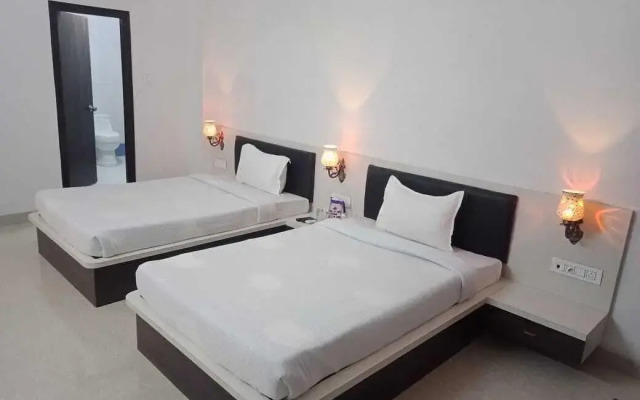 Hotel Kirti Palace