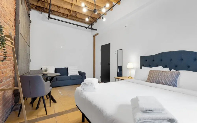 The Little Prince Rooms-Old Montreal