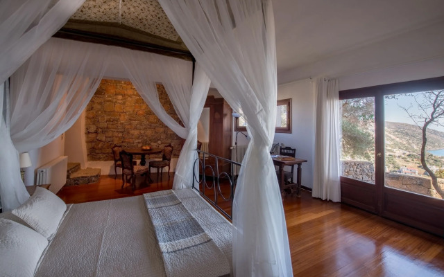 Villa Mirabello Suites
