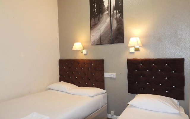 Hyde Park Court Hotel