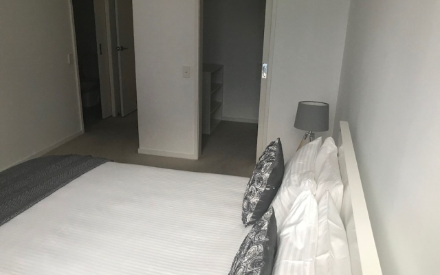 Dockland View Apartment – Guest Rooms – Melbourne