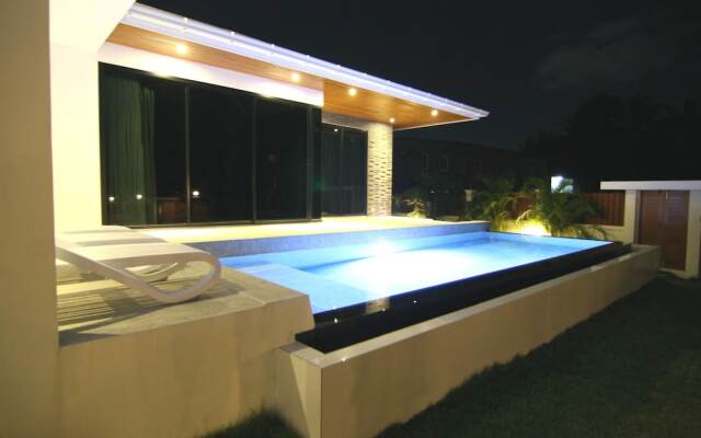 3 Bedrooms Private Villa and Pool Near Beach