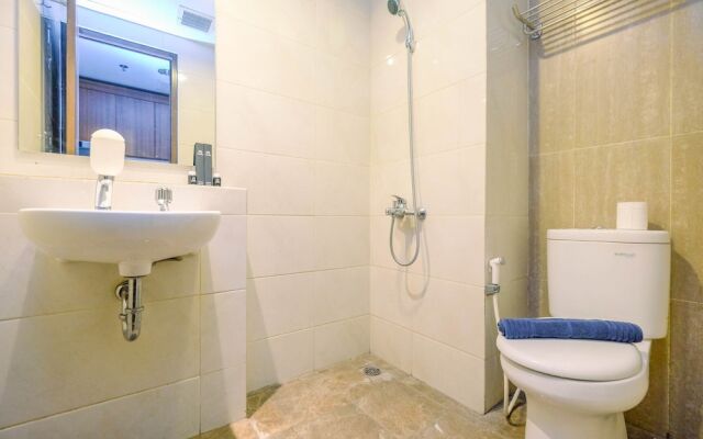 Homey And Relaxing Studio Grand Dhika City Apartment