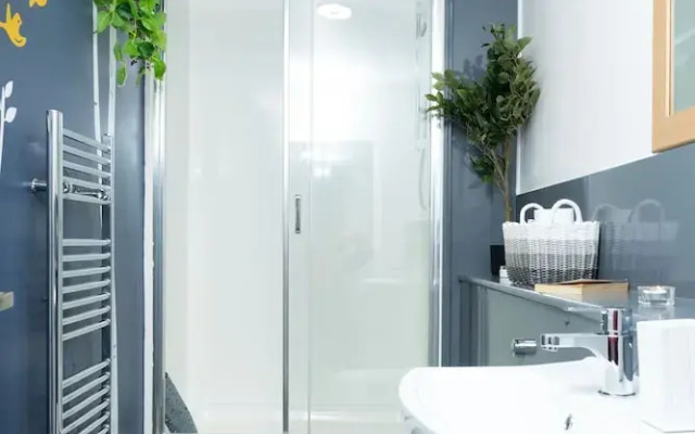 6 Bedroom City Centre Townhouse