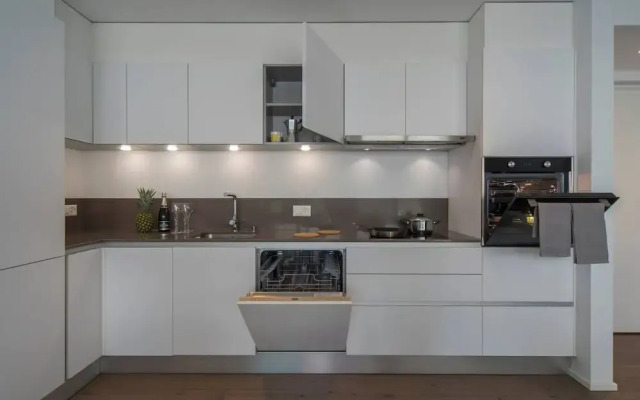 Brand new Apartment City11