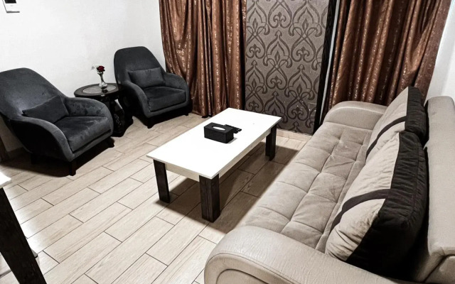 Balcony Hotel & Suites