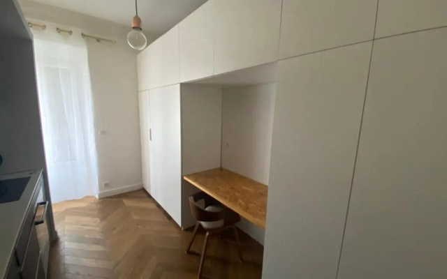 Appartement de maître T3 80m2 en plein centre.