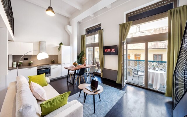 Prestigious duplex loft with 3 bedrooms