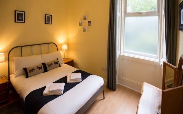 3 Bedroom Flat in South Centre of Edinburgh Sleeps 6