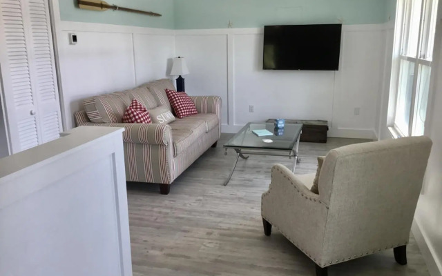 AMI Sand Dollar - 6403 B Holmes