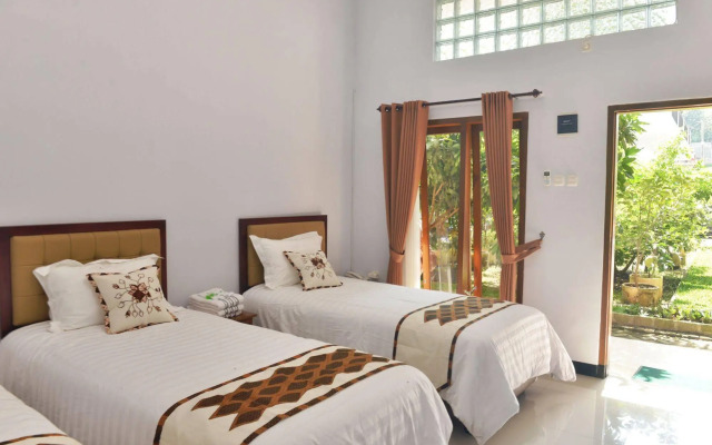 Malang Hill Gallery & Homestay